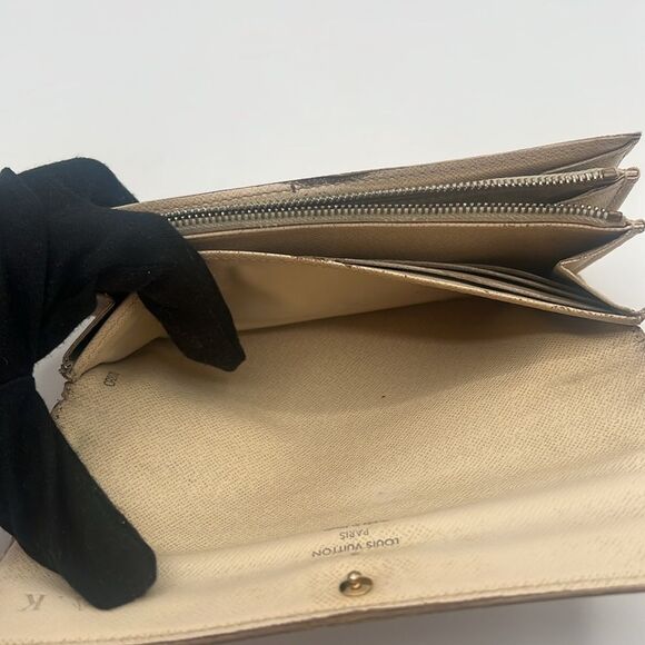 LOUIS VUITTON DAMIER AZUR SARAH WALLET - Picture 15 of 16